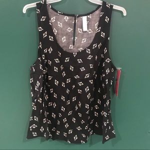 Crop tank top with tags